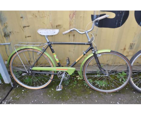 A RALEIGH ROADRUNNER GENTS BIKE with a 19in frame