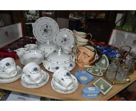 A GROUP OF GLASSWARE AND CERAMICS, comprising a Royal Doulton 'Farmer John' character jug, two graduated Royal Devon blush iv