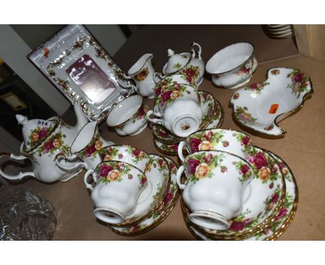 A ROYAL ALBERT OLD COUNTRY ROSES TEA SET AND GIFTWARE, twenty six pieces in total, comprising a teapot, a cream jug, a sugar 