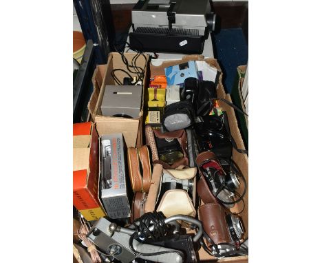 A BOX AND LOOSE CAMERAS, PROJECTORS AND PHOTOGRAPHIC EQUIPMENT, to include a cased Goldeck camera, a Ferrania Tanit, a Kodak 