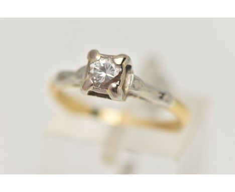 AN 18CT GOLD DIAMOND SINGLE STONE RING, round brilliant cut diamond, claw rub over setting, estimated diamond weight 0.30ct, 