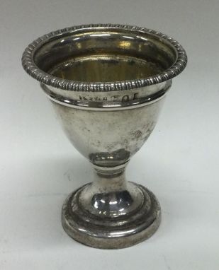 A George IV silver egg cup. Sheffield 1824. By I&TS. Approx. 52 grams. Est. £40 - £60.