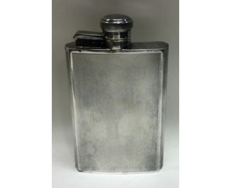 A heavy engine turned Art Deco silver drinking flask. Sheffield 1930. By James Dixon & Sons. Approx. 144 grams. Est. £200 - £