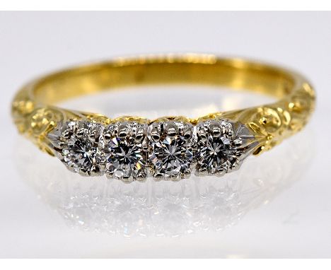   Ring mit 4 Altschliff-Diamanten, zus. ca. 0,5 ct, um 1920-30. 585/- Gelbgold. Gesamtgewicht ca. 3,6 g. In 4 nebeneinanderli