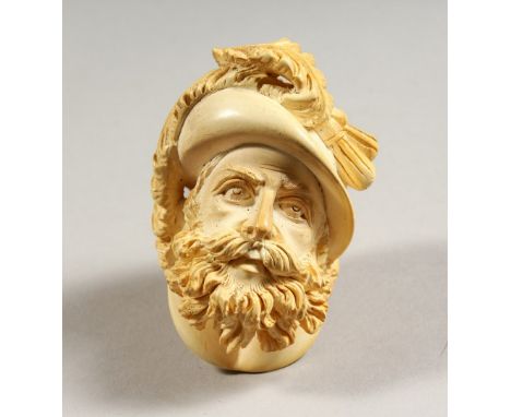 A VERY GOOD MEERSCHAUM PIPE, the bowl modelled as a bearded gentleman, in a fitted case.