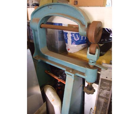 SHEET METAL WHEELING MACHINETHIS ITEM IS NOT AT THE SALEROOMIT IS THE BUYERS RESPONSIBILITY TO REMOVE & COLLECT FROM A LOCAL 