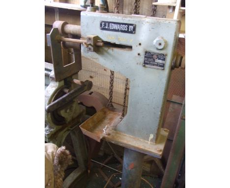 EDWARDS SWAGING MACHINE & BOX FITTINGSTHIS ITEM IS NOT AT THE SALEROOMIT IS THE BUYERS RESPONSIBILITY TO REMOVE AND COLLECT F