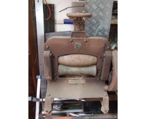 METAL CURLING ROLLING MACHINETHIS ITEM IS NOT AT THE SALEROOMIT IS THE PURCHASERS RESPONSIBILITY TO REMOVE & COLLECT FROM A L