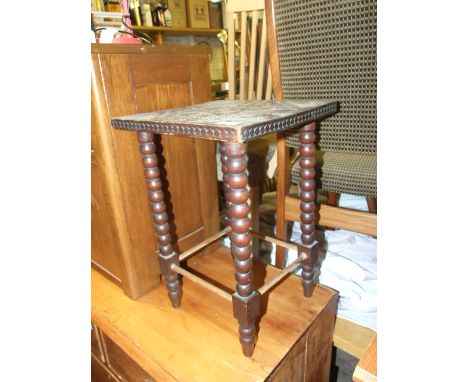 BOBBIN LEG CARVED TOP TABLE