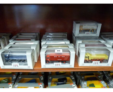 38 Exclusive First Editions 00 Scale Buses and Transport Vehicles 