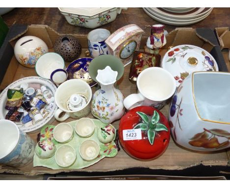 A quantity of china to include: Royal Worcester "Evesham", Sylvac "Tomato" pot, Royal Doulton Bunnykins, thimbles, etc.