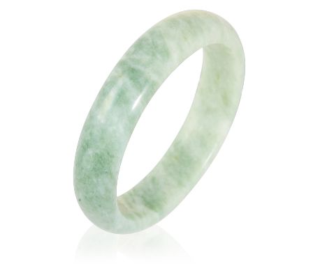 A POLISHED JADE BANGLE inner diameter 6.1cm, 57.8g.