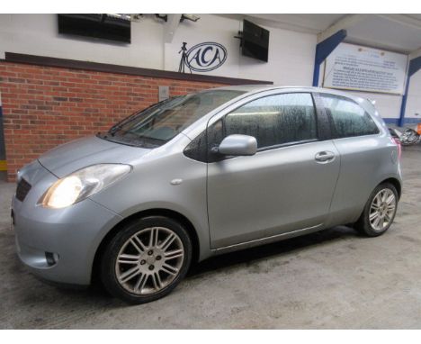 Make &amp; Model: Toyota Yaris SRDate of Reg: DE08 RZRColour: Silvercc: 1296MoT: 14-01-2022Fuel Type: PETROLMileage: 51kTrans