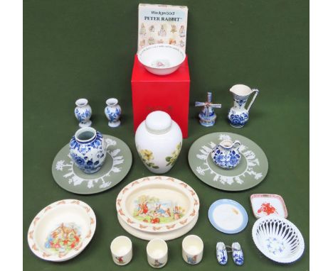 Sundry lot of ceramics including Spode, Wedgwood, Bunnykins, Delft, Lladro, Herend etc

All in used condition, unchecked 