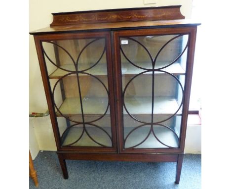 An Edwardian inlaid mahogany two-door display cabinet, 105cm wide