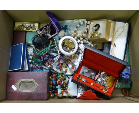 A silver gilt gemstone set bracelet, an agate mounted brooch, a Mexican silver and amethyst bracelet and earrings together wi