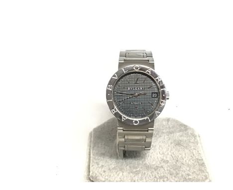 Bulgari BB33SS automatic watch. 33mm steel vase and steel bracelet. Seen running. Postage B