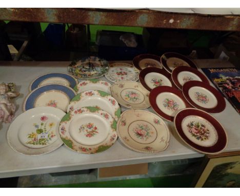 A LARGE COLLECTION OF CERAMIC PLATES TO INCLUDE PARAGON, WINDSORWARE ETC 