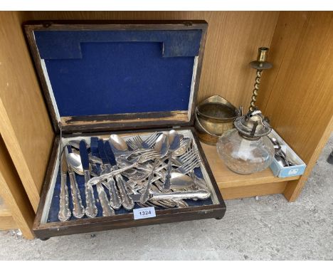 AN ASSORTMENT OF ITEMS TO INCLUDE A CANTEEN OF FLATWARE, AN OIL LAMP AND A BRASS CAULDRON ETC 