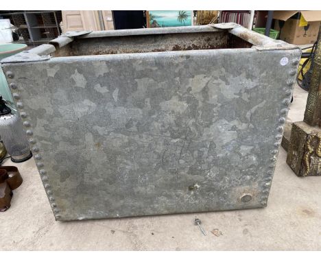 A VINTAGE GALVANISED WATER TANK 