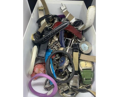A VERY LARGE QUANTITY OF VARIOUS WATCHES TO INCLUDE LORUS, TIMEX, OASIS, SESKY, STORM, NEXT ETC 