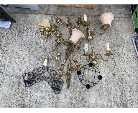 AN ASSORTMENT OF DECORATIVE LIGHT FITTINGS AND A WICKER BASKET ETC 
