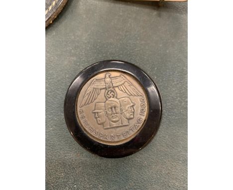 A PEWTER SNUFF BOX 