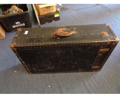 A LARGE VINTAGE SUIT CARRIER 