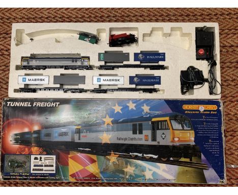 A HORNBY RAILWAYS ELECTRIC TRAIN SET TUNNEL FREIGHT WITH EXTRA ENGINE AND 7 UP CARRIAGE (TRACK AND MAT MISSING) 