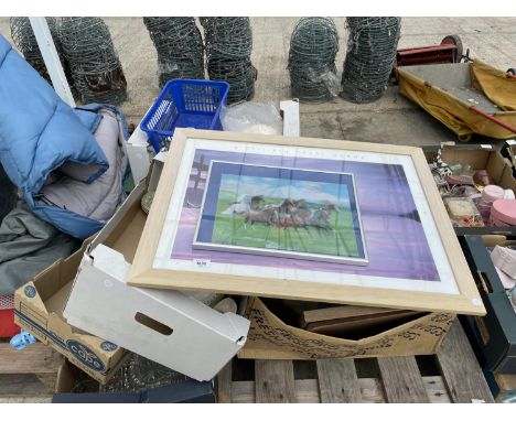 AN ASSORTMENT OF HOUSEHOLD CLEARANCE ITEMS TO INCLUDE FRAMED PRINTS, CERAMIC PLATES AND GLASSWARE ETC 