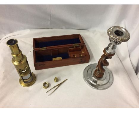 A VINTAGE OPTICAL EQUIPMENT IN A WOODEN CASE 