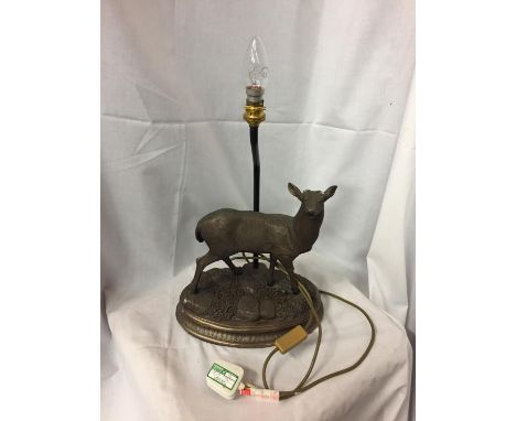 AN ORNATE "DEER" TABLE LAMP BASE (A/F NO ANTLERS) 