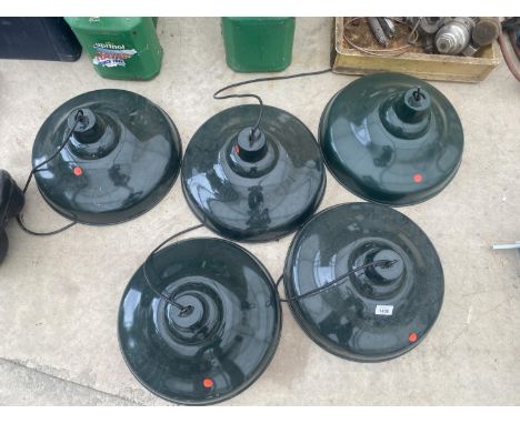 A SET OF 5 GREEN INDUSTRIAL STYLE LIGHT FITTINGS 