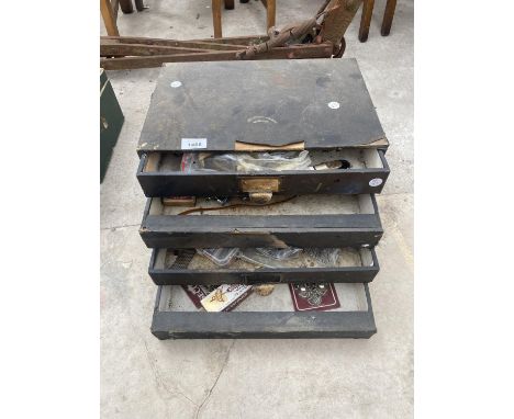 A VINTAGE WOODEN 4 DRAWER ENGINERS CHEST WITH AN ASSORTMENT OF HARDWARE ITEMS 