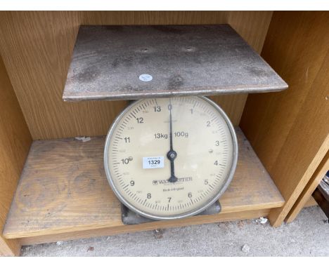 A VINTAGE/ RETRO SET OF WAYMASTER SCALES 