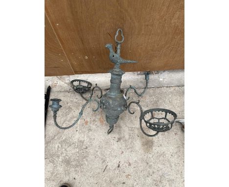 A VINTAGE AND DECORATIVE HANGING CANDLE HOLDER 