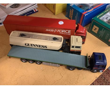 THREE CORGI WAGONS TO INCLUDE A GUINESS, PARCELFORCE AND FLATBED 