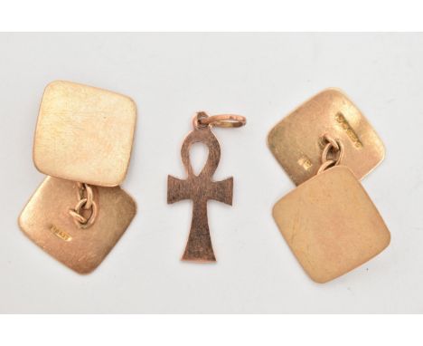 A PAIR OF 9CT GOLD CHAIN LINK CUFFLINKS AND A PENDANT, each with two polished square panels, hallmarked 9ct Birmingham, betwe