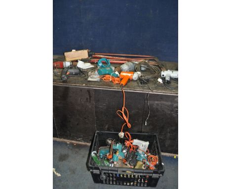 A TRAY CONTAINING VINTAGE POWER TOOLS including a Perles and a Black and Decker drills (both PAT pass and working) and eleven