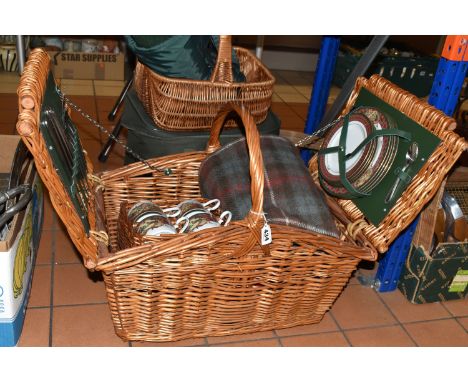 A SELECTION OF PICNIC ITEMS, to include a picnic hamper basket with a setting for four, Noritake, 3930, 'Royal Hunt', cups, s