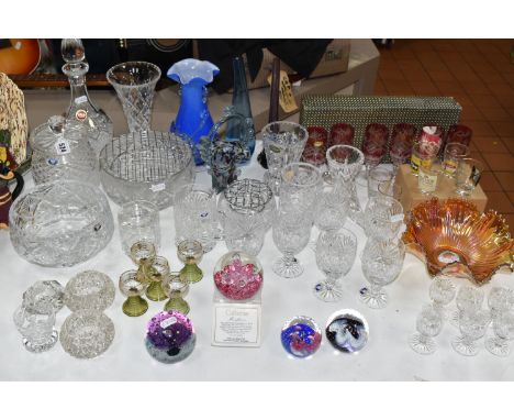 A COLLECTION OF CUT CRYSTAL AND OTHER DECORATIVE GLASS WARE, to include Caithness paperweights: Fountain, Reflections '95, Mo