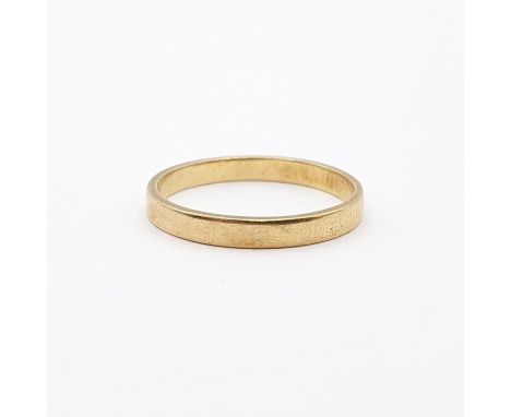 An 18ct gold Wedding Band, ring size N, approx 2.1gms