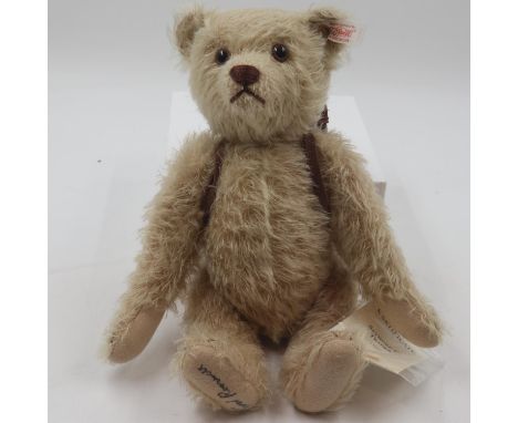 Steiff white label (680069) limited edition 217/1500, Seymore C. Trader, made exclusively for 2001, signed on paw by Tweed Ro