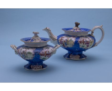 A CHINOISERIE TEAPOT AND TWIN HANDLED SUGAR BOWL
Circa 1840-50
With printed and painted decoration featuring panels of orient