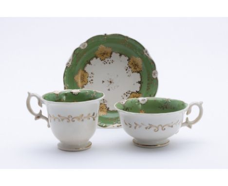 A GROUP OF THREE GREEN GROUND TRIOS
Mid 19th Century
All with gilt borders 

Please email hello@hotlotz.com to request additi