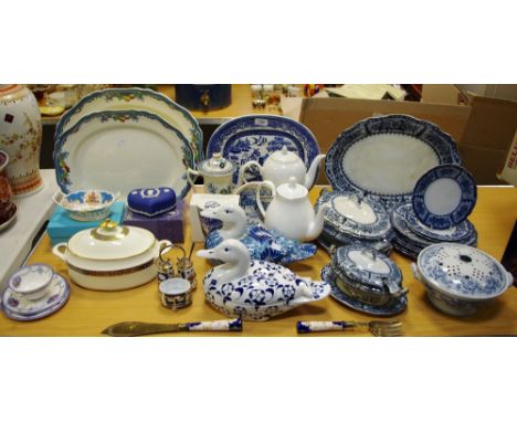 Blue and White - a Minton Edinburgh pattern tureen and cover; 19th century meat plate; ironstone coffee pot; Royal Worcester 