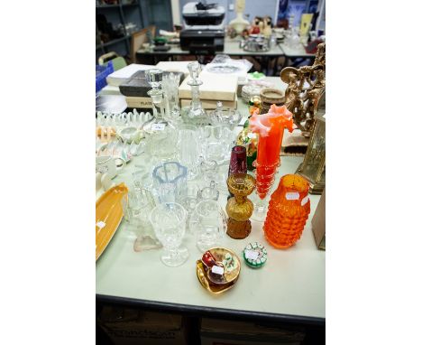GLASSWARES TO INCLUDE; TWO DECANTERS, A GREEN AND GILT DECANTER WITH FOUR MATCHING GLASSES AND BOWL, VASES ETC...... 