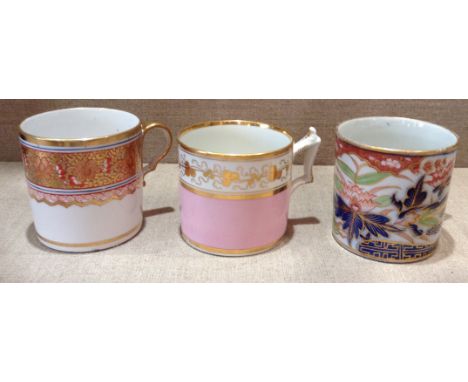 A COLLECTION OF THREE LATE 18TH/EARLY 19TH CENTURY ENGLISH PORCELAIN COFFEE CANS To include a pink Flight, Barr & Barr Worces