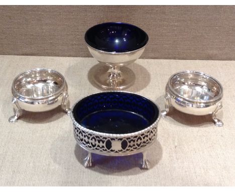 ROBERT HENNEL, LONDON, 1773, A COLLECTION OF FOUR GEORGIAN HALLMARKED SILVER SALTS To include a pierced hallmarked silver sal