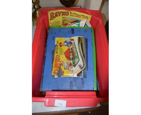 Box of Bayko building blocks etc